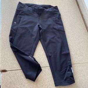 Perfect condition capri Athleta workout or lounge leggings!